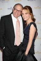 los angeles, jan 14 - howard deutch, lea thompson arrive à la soirée hallmark channel tca hiver 2012 au tournoi de roses house le 14 janvier 2012 à pasadena, ca photo