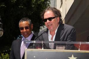 los angeles, 29 avril - giancarlo esposito, timothy hutton à l'étoile giancarlo esposito sur le hollywood walk of fame à hollywood blvd le 29 avril 2014 à los angeles, ca photo