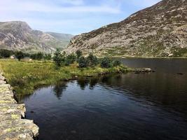 une vue sur la campagne du Pays de Galles à Snowdonia près du lac Ogwen photo