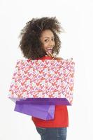femme africaine souriante shooping photo