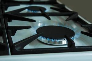 gros plan de cuisinière à gaz photo