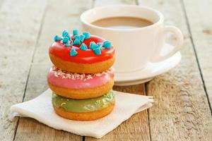 tasse de café et beignets photo