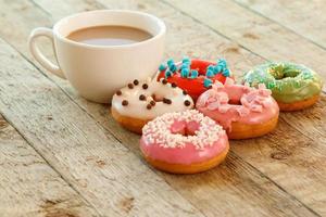 tasse de café et beignets photo