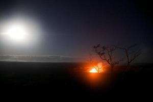 pleine lune sur kilauea photo