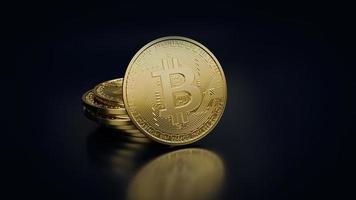 pile de monnaie numérique bitcoin. Cryptocurrency btc la nouvelle monnaie virtuelle close up 3d render of golden bitcoins sur fond noir photo