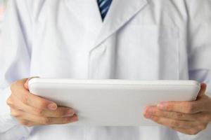 les médecins utilisent le tablet pc photo