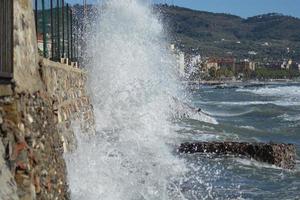 la mer méditerranée après la tempête photo