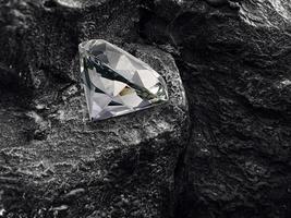 diamant sur fond de charbon noir photo