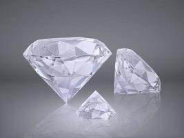 diamant brillant brillant placé sur fond gris photo
