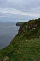 Falaises le long du rivage de St Bees en Angleterre photo