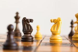 scacchi fotografati su scacchiera
