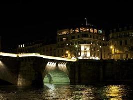 paris la nuit photo