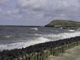 plage et dunes sur l'île de spiekeroog photo