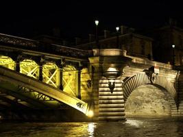 paris la nuit photo