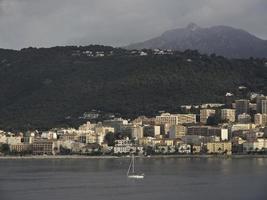 île de corse en mer méditerranée photo