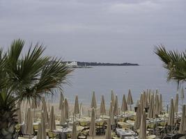 la ville de cannes en france photo