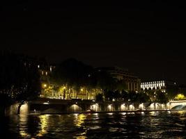 paris la nuit photo