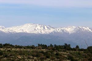 le mont hermon est situé à la frontière d'israël, de la syrie et du liban photo