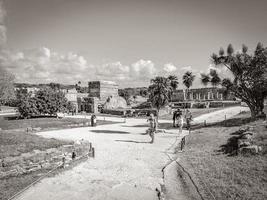 playa del carmen quintana roo mexique 2022 ruines antiques de tulum site maya temple pyramides artefacts paysage marin mexique. photo