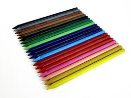 crayons de couleur mise en page diagonale isolé photo