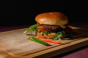 burger de falafel végétarien frais et délicieux photo