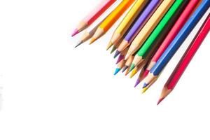 crayons de couleur pour les étudiants à utiliser à l'école ou au travail photo