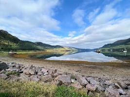 une vue sur la côte écossaise près de l'île de skye photo