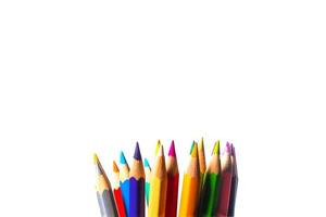 crayons de couleur pour les étudiants à utiliser à l'école ou au travail photo