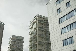 maisons en ville. maisons hautes. photo