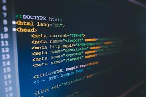 code html sur écran d'ordinateur. code de programmation développeur web logiciel photo