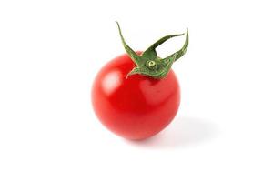 tomate isolé sur fond blanc - concept de légumes sains de tomates fraîches photo