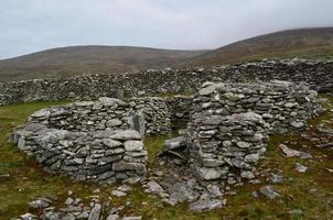 ruines en pierre d'une ruche huttes photo