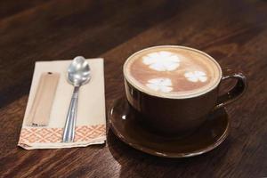 café vintage avec décoration latte art photo