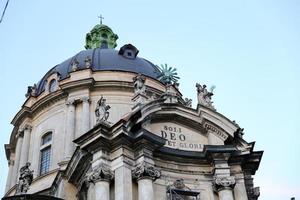 église dominicaine dans la ville de lviv, ukraine photo