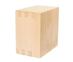 boîte en bois sur blanc photo
