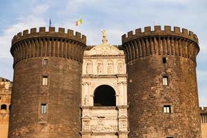 castel nuovo à naples, italie photo