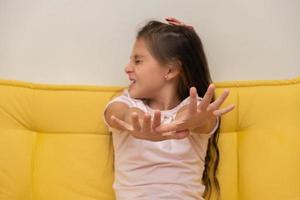 concept de violence et d'abus d'enfants. la violence. concept abusé et torturé. notion de traite des êtres humains. arrêter la violence contre les femmes. journée internationale de la femme. arrête d'abuser. photo