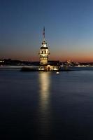 tour de la jeune fille à istanbul, turquie photo