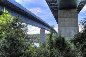 différentes vues sur et depuis le grand pont-canal de kiel dans le nord de l'allemagne photo