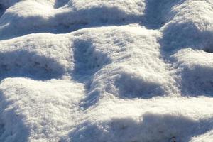 neige avec traces de voiture photo