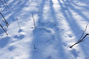congères après les chutes de neige en hiver photo
