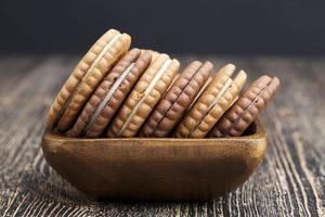 biscuits sucrés fourrés au lait photo