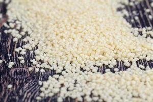 le couscous broyé à sec jaune est un aliment traditionnel pour l'afrique photo