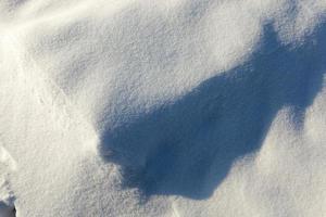 congères profondes de neige molle en hiver photo
