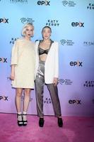 los angeles, 26 mars - les poupées, mia moretti, caitlin moe au katy perry - la première de la tournée mondiale prismatique au théâtre de l'hôtel ace le 26 mars 2015 à los angeles, ca photo