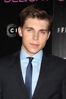 Los angeles, 19 août - nolan funk lors de la première delight de l'après-midi à l'arclight hollywood theatres le 19 août 2013 à los angeles, ca photo