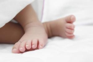 pied de bébé nouveau-né