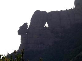 profil des montagnes de montserrat dans la province de barcelone, catalogne, espagne. photo