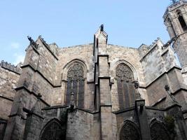 vue de l'arrière de la cathédrale de barcelone photo