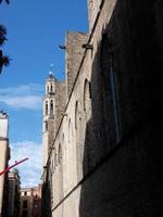 détails de l'édifice religieux, église de santa maria del mar dans le quartier born de barcelone. photo